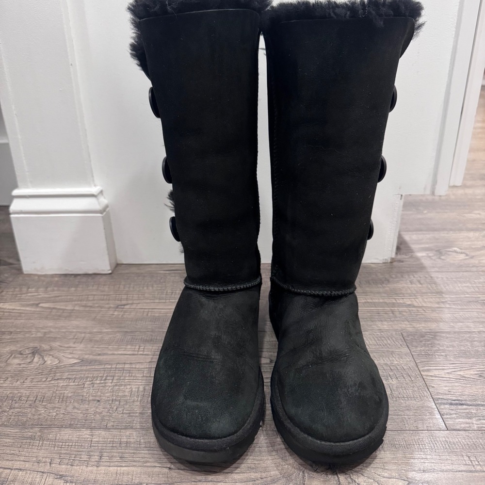 UGG Australia Bailey Button Triplet Black Suede Tall Sheepskin Boots Womens 9